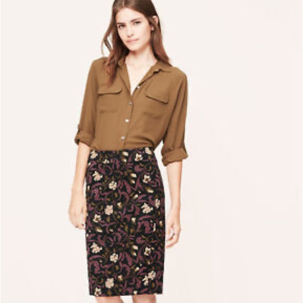 Ann Taylor LOFT moody floral red black ornate pencil skirt for office wear, date - Picture 1 of 6